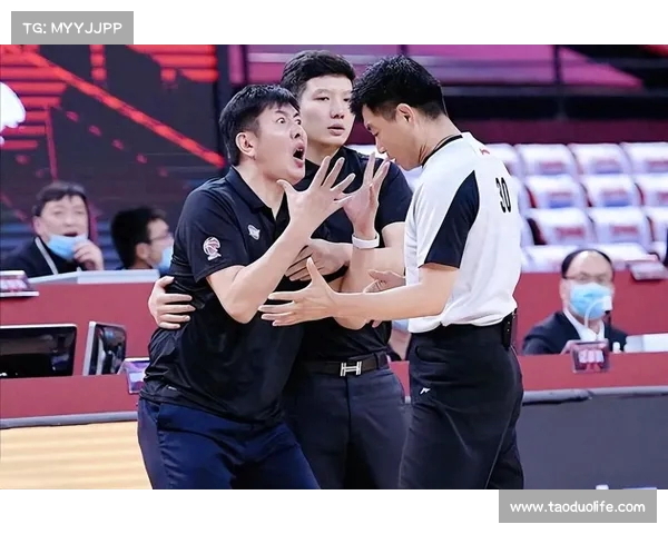 CBA赛季激战正酣,冠军悬念逐渐浮现 CBA赛季激战正酣,冠军悬念逐渐浮现
