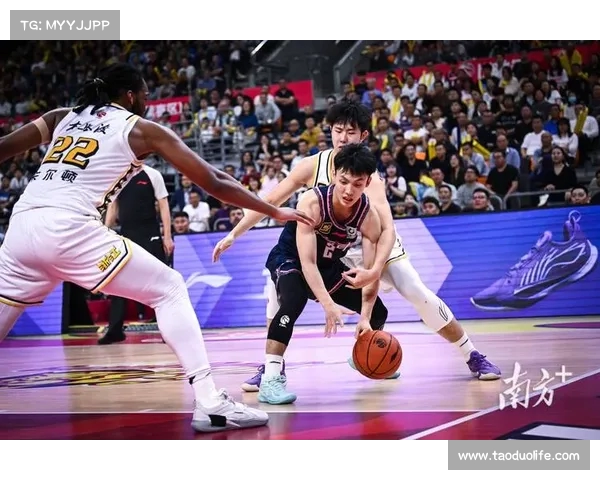 广东宏远四连胜,继续保持领先优势 广东宏远四连胜,继续保持领先优势